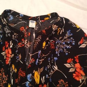 Floral long sleeve with v-neck